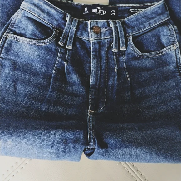 Hollister Dark Blue Denim Jeans - Picture 9 of 11